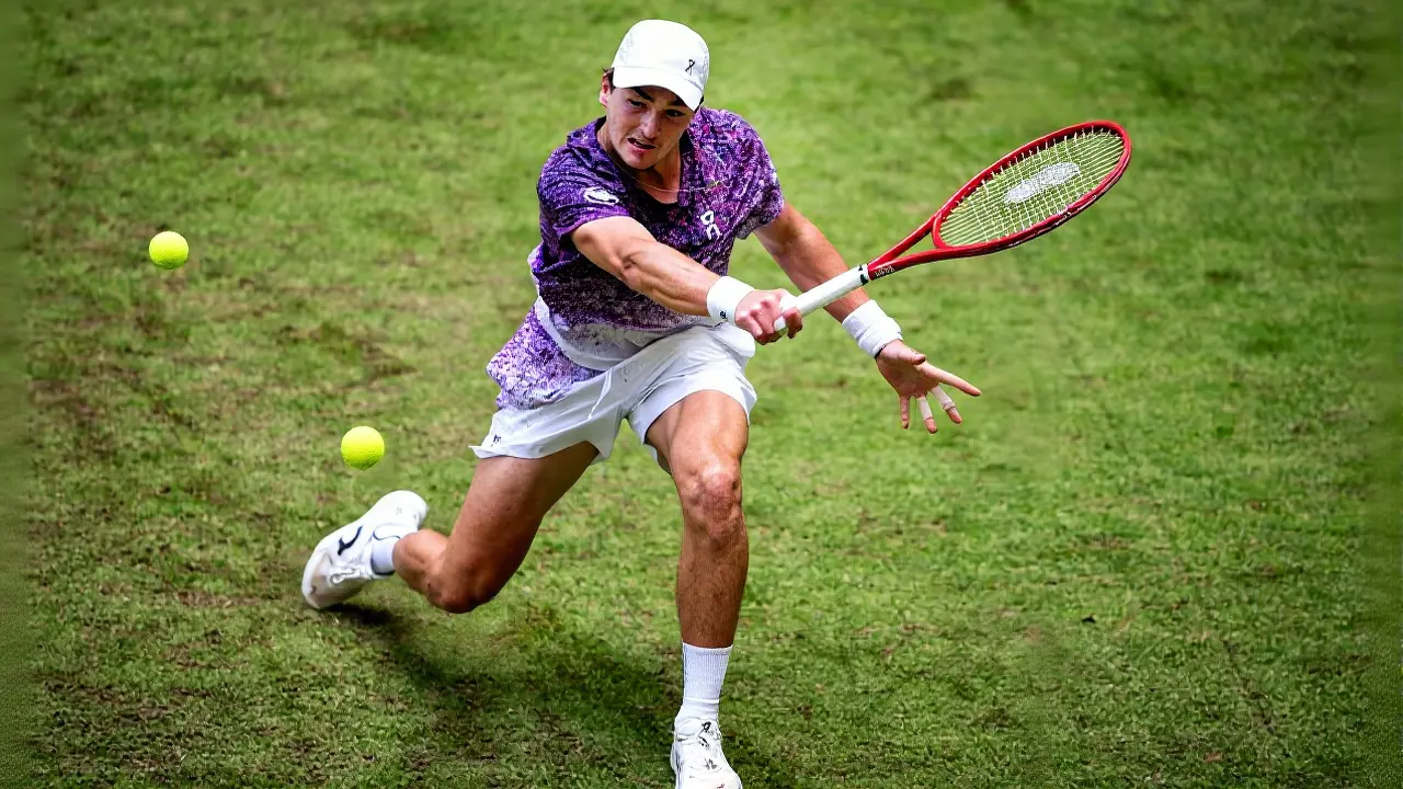 João Fonseca vence Bautista Agut e avança na 2ª de Wimbledon